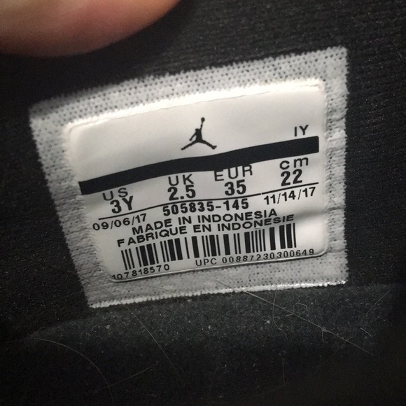 Jordan 11s - Picture 4 of 4